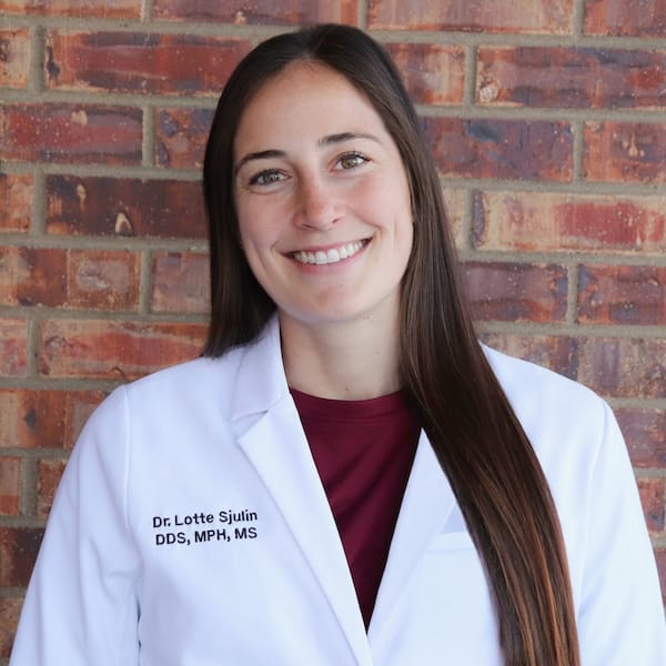 Dr. Lotte